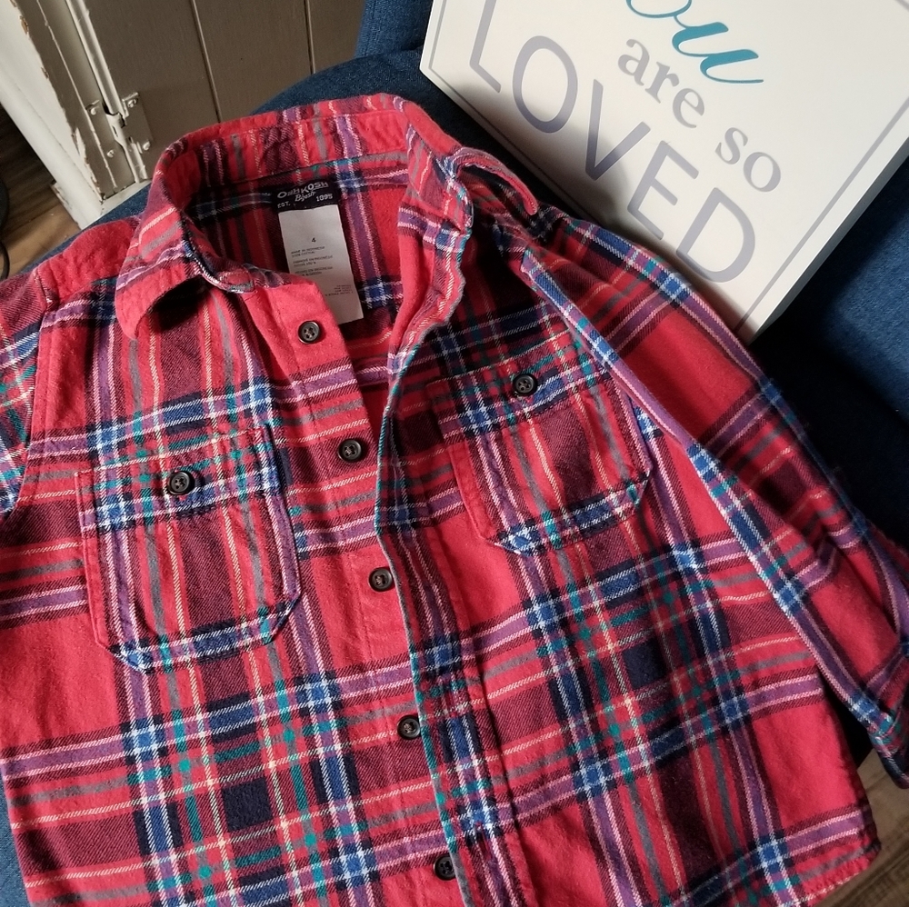 Osh kosh size 4 red plaid flannel shirt.
